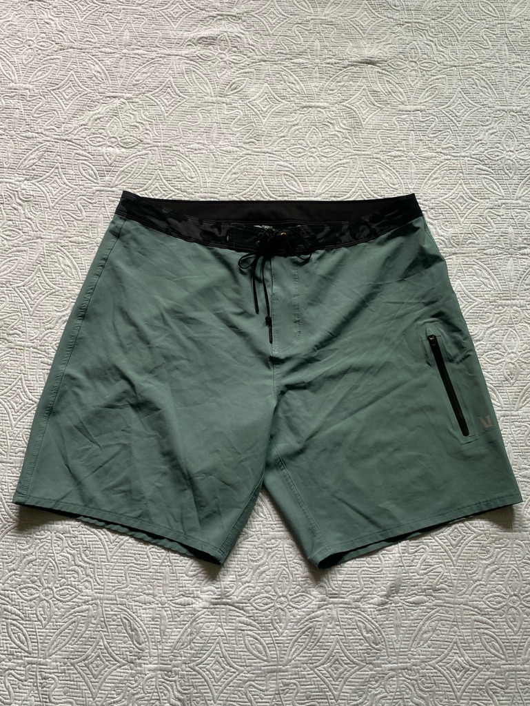Vuori Men's Teal Swim/Board Shorts With Black Waistband